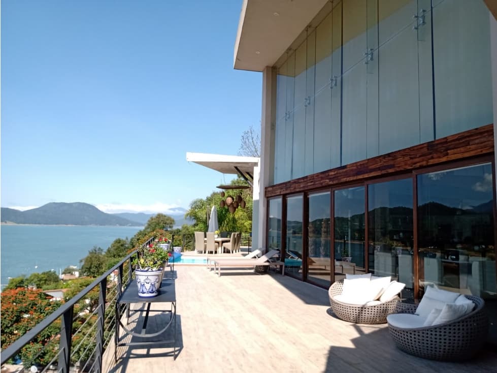 RESIDENCIA MODERNA  CON MAGNIFICA VISTA AL ALGO — foto 5