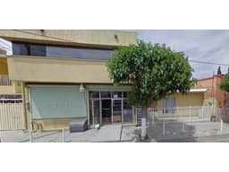 REMATE EN CALLE COYOACAN CON EDIFICIO PARA LOCALES U OFICINAS