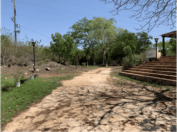 Gran Terreno con 2 Villas Campestres cerca de Valladolid