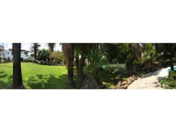 CASA EN CUERNAVACA CON  ESPECTACULAR JARDIN