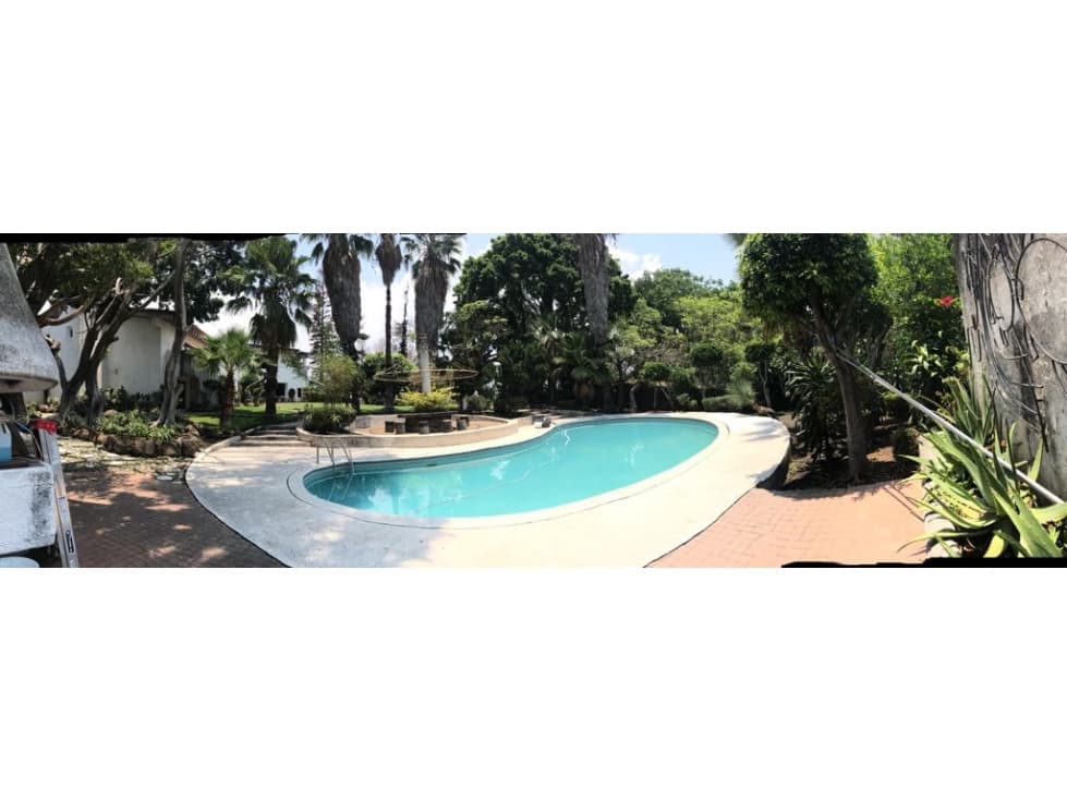 CASA EN CUERNAVACA CON ESPECTACULAR JARDIN — foto 4