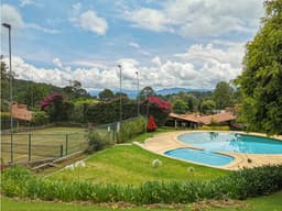 CASA EN VENTA EN CONDOMINIO DE AVÁNDARO | VALLE DE BRAVO
