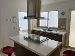 CASA AMUEBLADA EN RENTA AL NORTE RESIDENCIAL SAN TELMO