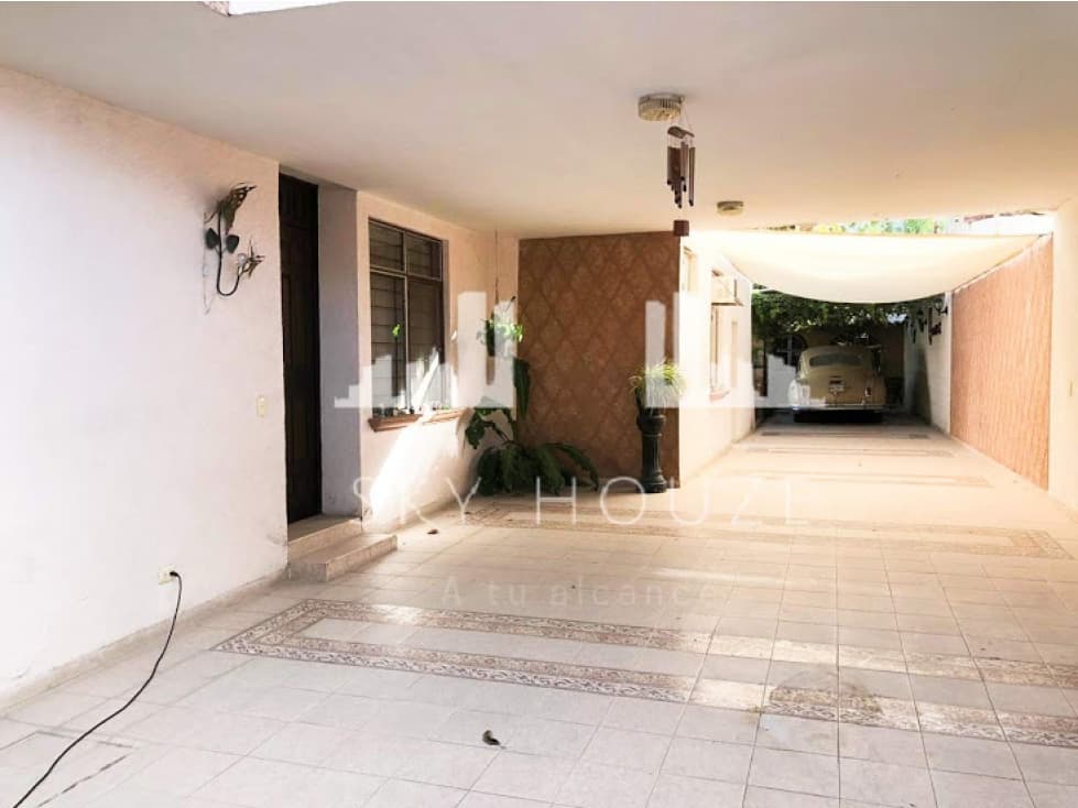 CASA DE OPORTUNIDAD EN VENTA  AL NORTE EN LOS BOSQUES — foto 2