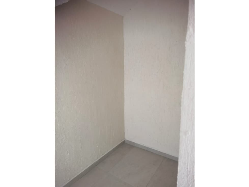 CASA EN VENTA AL ORIENTE FRACC OJOCALIENTE II REMODELADA — foto 5