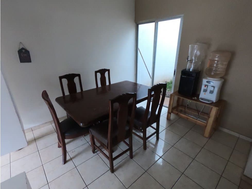 CASA EN VENTA AL NORTE EN PASEOS DE AGUASCALIENTES — foto 2