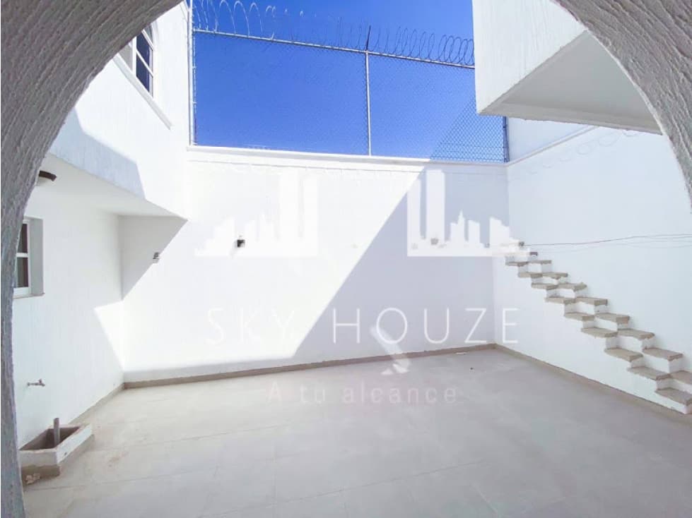 CASA REMODELADA EN VENTA AL NORTE A UNA CUADRA DE BLVD.COLOSIO — foto 5