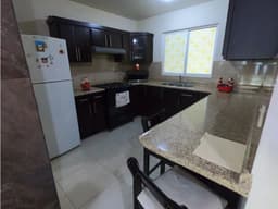 CASA EN VENTA AL PONIENTE EN FRACC. PUESTA DEL SOL
