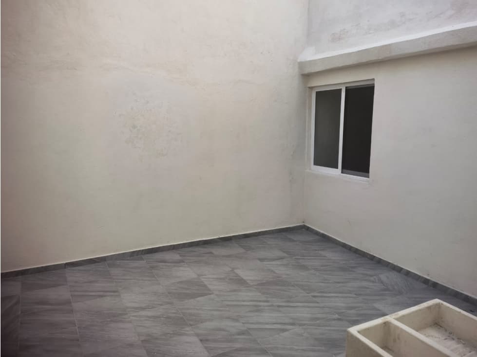 CASA EN VENTA AL ORIENTE FRACC OJOCALIENTE II REMODELADA — foto 3