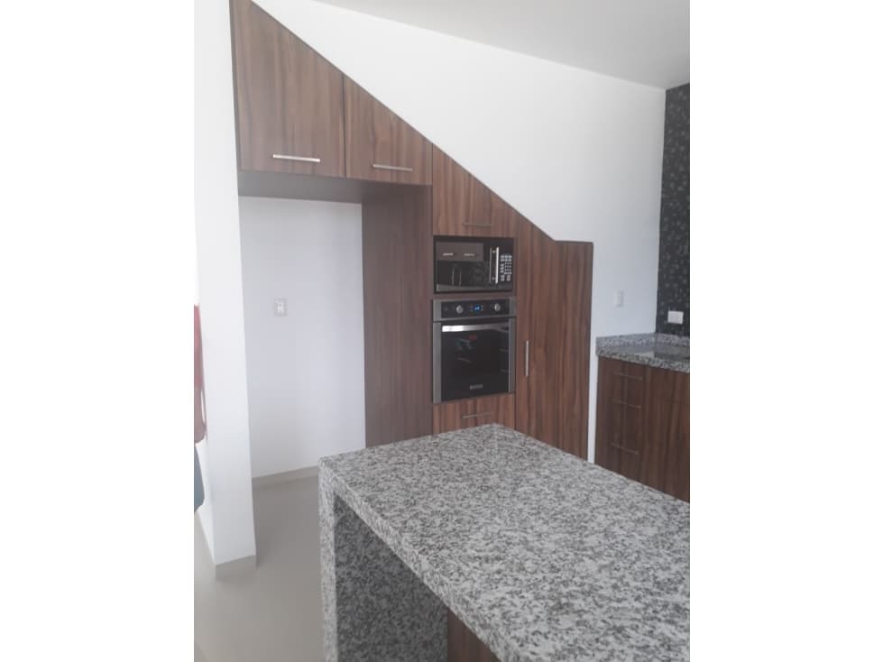CASA EN VENTA AL SUR PONIENTE EN RESIDENCIAL ALBERIA AGUASCALIENTES — foto 5