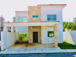CASA EN PRIVADA CONKAL AMENIDADES MOD ATZIRI