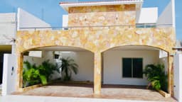 CASA EN PRIVADA DE CONKAL CON AMENIDADES