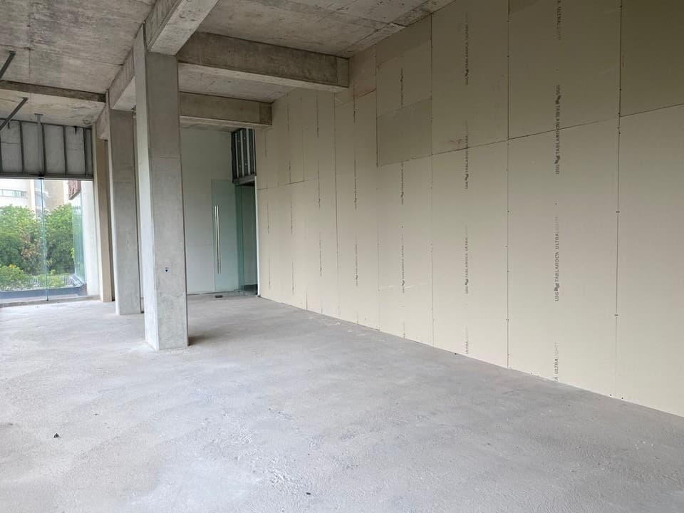 LOCAL COMERCIAL EN LUXUS — foto 10