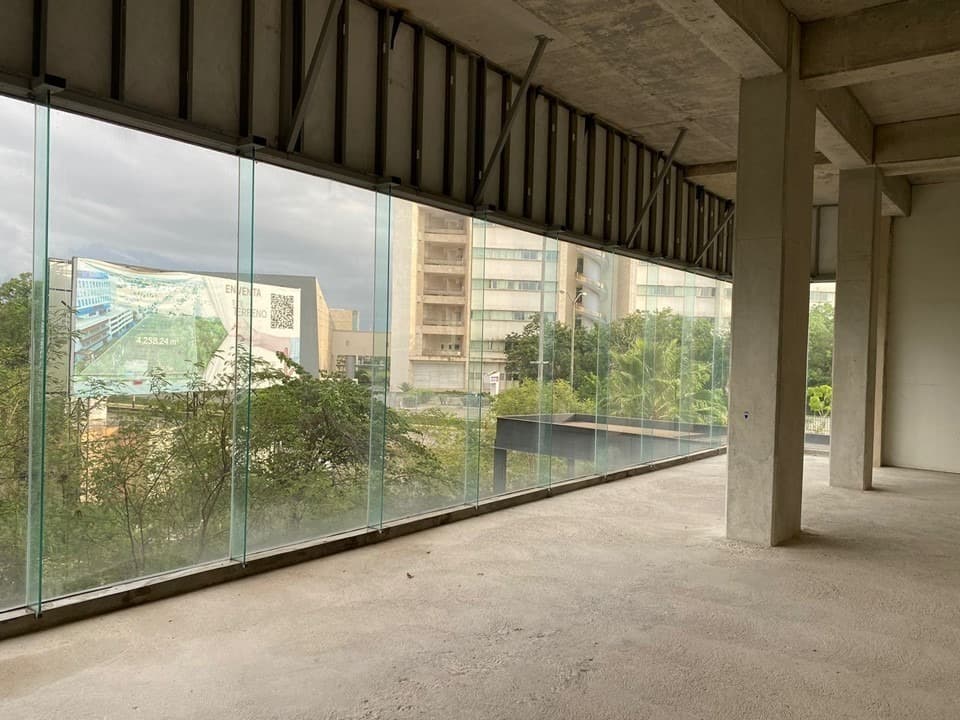 LOCAL COMERCIAL EN LUXUS — foto 9
