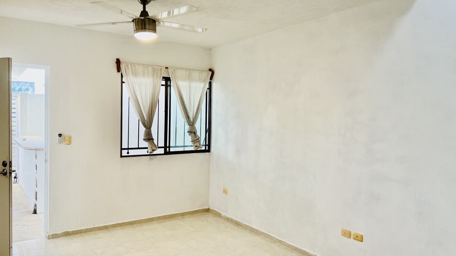 RENTA DE CASA DE UNA PLANTA EN LAS AMERICAS — foto 4