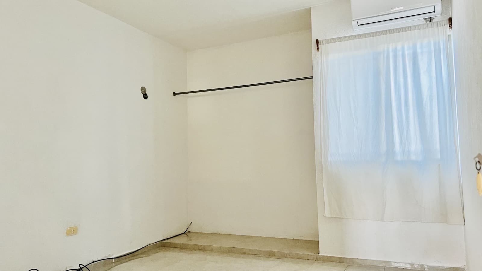 RENTA DE CASA DE UNA PLANTA EN LAS AMERICAS — foto 7