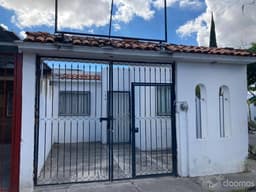 Excelente Oportunidad Amplia casa en Venta en esquina!!