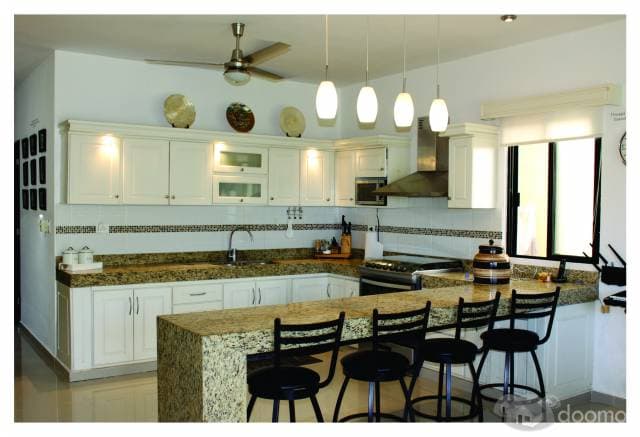 HERMOSA CASA TIPO CALIFORNIANO CON PISCINA — foto 2