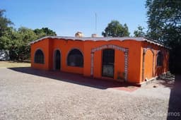Se vende casa de campo , amplio terreno 931m ,oportunidad para negocio, en carretera saltillo