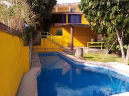 Bonita casa sola en Venta en la Colonia Los Presidentes en Temixco, Morelos.