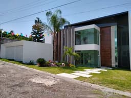 CASA EN PREVENTA CON 1025M2, ALBERCA, JACUZZI Y EXCELENTE CLIMA. OAXTEPEC,MORELOS