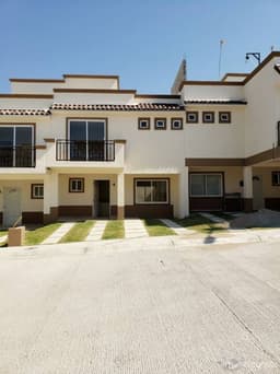 La casa perfecta para ti y tu familia en Brisas del Mar, un lugar tranquilo con seguridad.  3rec,2.5baños, casa club alberca, terraza, seguridad