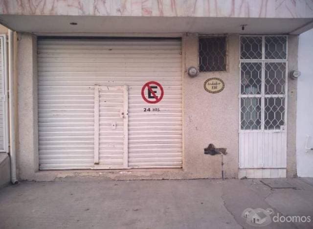 CASA y LOCAL COMERCIAL, EXCELENTE ZONA — foto 1