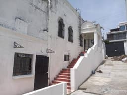Casa sola en Renta en la Colonia La Pradera sobre Avenida principal, en Cuernavaca, Morelos.