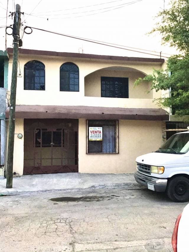 Casa en venta en San Nicolás de los Garza, col. San Isidro, cerca de Av. Arturo B, Av. Santo Domingo, Av. Sendero, Av. Morenita Mía, A col. ROBLES San Nicolás.