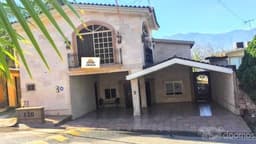 Casa totalmente equipada en venta en Monterrey, Col. Colinas de San Jerónimo, cerca de Av. Anillo Periférico, Blvd. Puerta del sol, Av. Raúl Rangel Frías, área muy comercial, cerca de tiendas de conve
