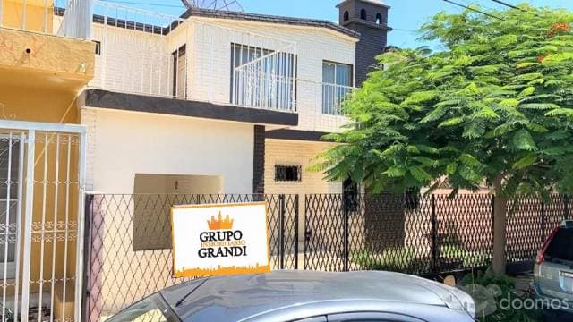 Casa en venta en Sabinas Hidalgo, Col. Valle del sol, a pocas cuadras del Centro de Sabinas Hidalgo, cerca de avenidas de rápido acceso como la Carretera Laredo, de tiendas de conveniencia, zona escol