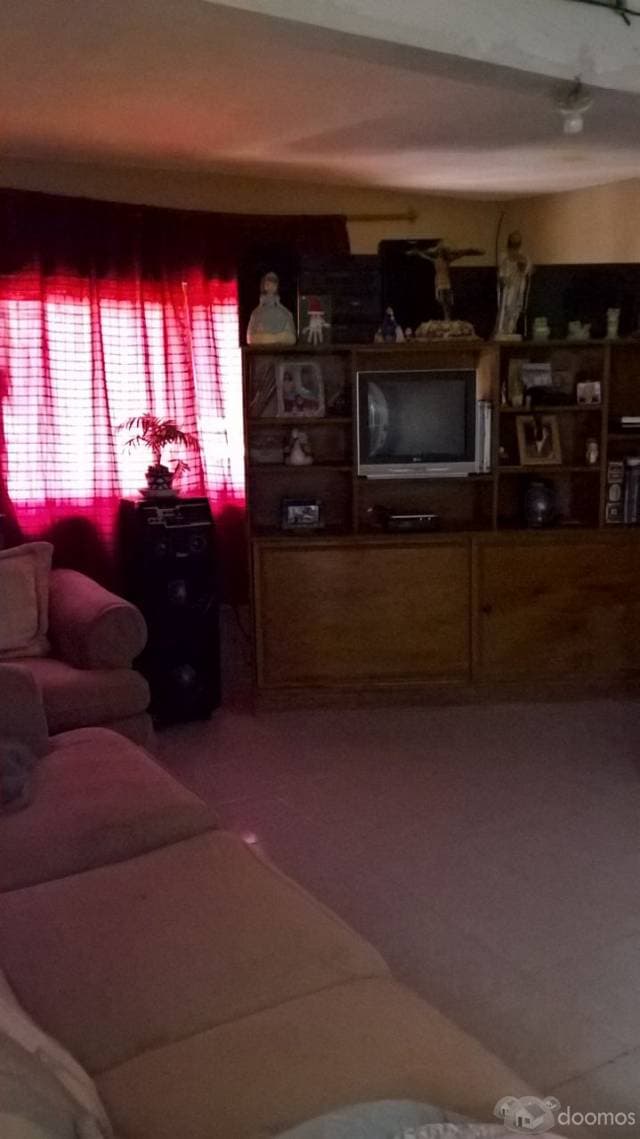 ¡¡¡Excelente Oportunidad para Invertir, casa con 4 departamentos!! — foto 3