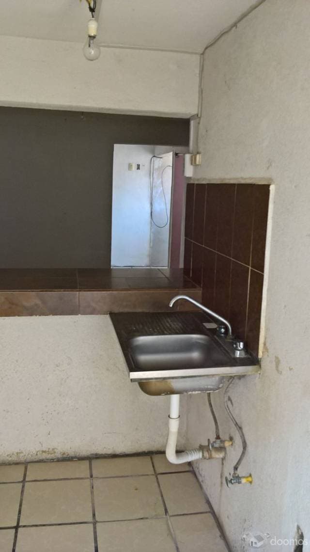 ¡¡¡Excelente Oportunidad para Invertir, casa con 4 departamentos!! — foto 4