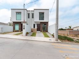 CASA EN VENTA ROSARITO