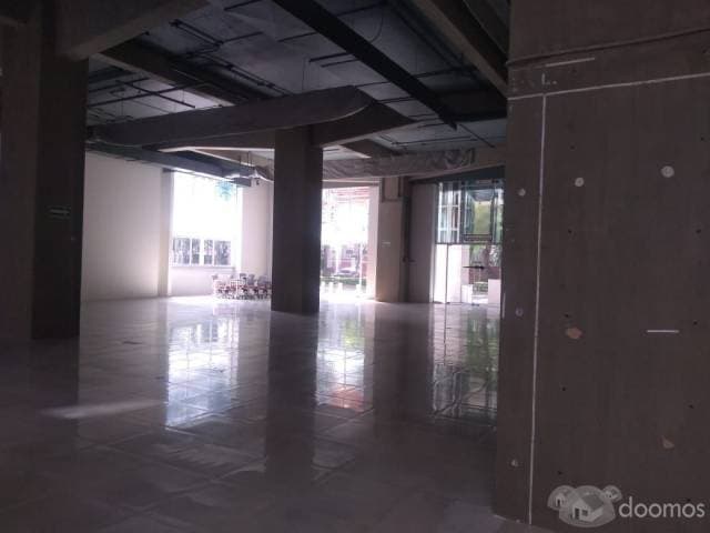 Excelente local comercial en Miguel de Cervantes — foto 5