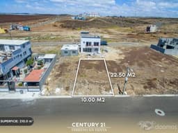 TERRENO CON VISTA AL MAR