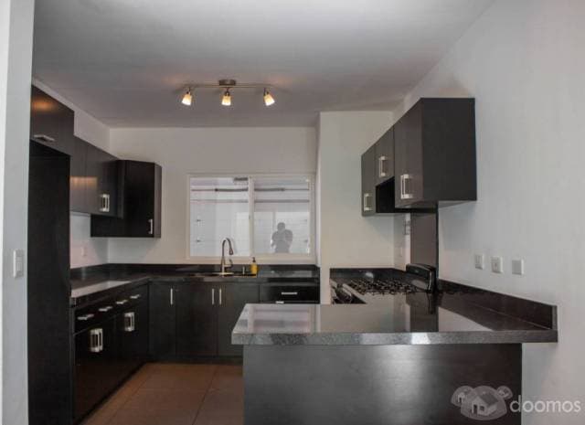 CASA EN RENTA NUEVA — foto 4
