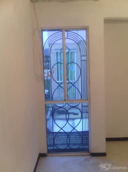 CASA SOLA DE DOS PLANTAS EN PRIVADA