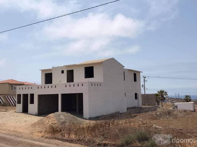 CASA EN OBRA GRIS CON VISTA AL MAR — foto 1