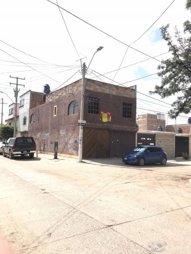 PROPIEDAD COL. JARDINES DE SANTA JULIA LEÓN — foto 1