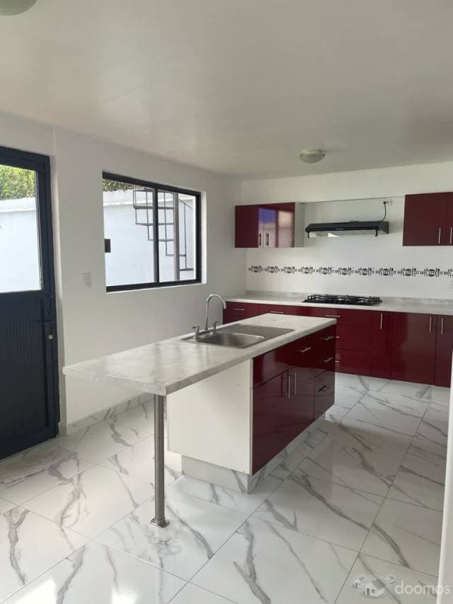 HERMOSA CASA REMODELADA — foto 3