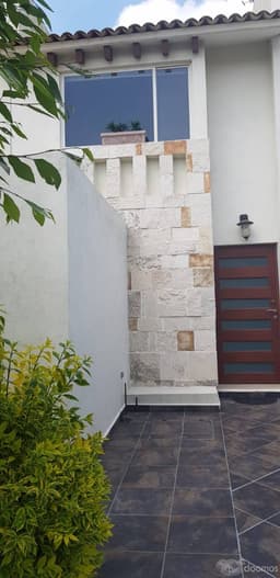 VENTA DE CASA SEMINUEVA