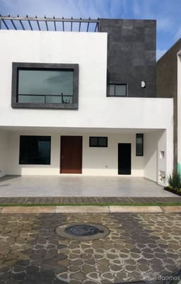 NUEVA CASA EN VENTA. Ubicada en Lomas de Angelópolis III Parque Mediterráneo.