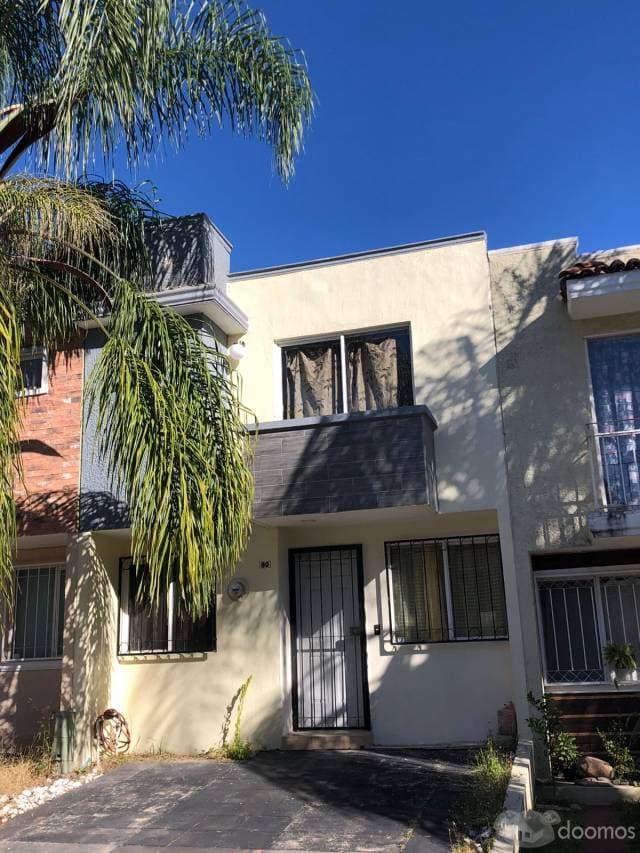 Amplia Casa en Venta dentro de Coto en Real del Bosque! — foto 1