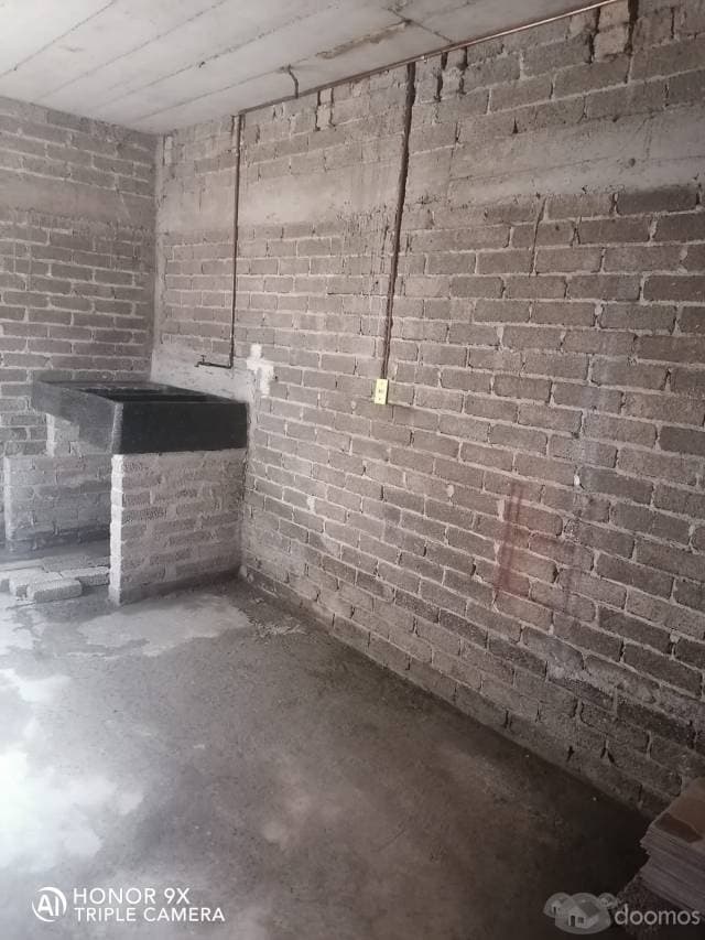 AMPLIA CASA EN VENTA — foto 1