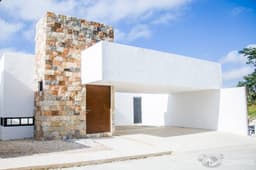 CASA MODELO EBANO EN PRIVADA DE CONKAL