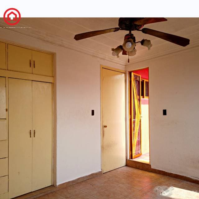 CASA CON 2 VIVIENDAS ADICIONALES — foto 7