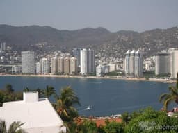 MARINA LAS BRISAS CASA VENTA CON VISTA