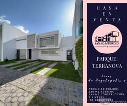 CASA EN VENTA EN LOMAS DE ANGELOPOLIS CON AMPLIO JARDIN