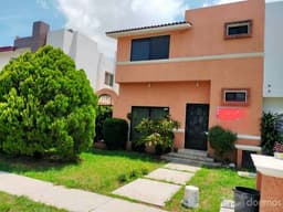 Se vende casa de dos plantas en Irapuato Gto.